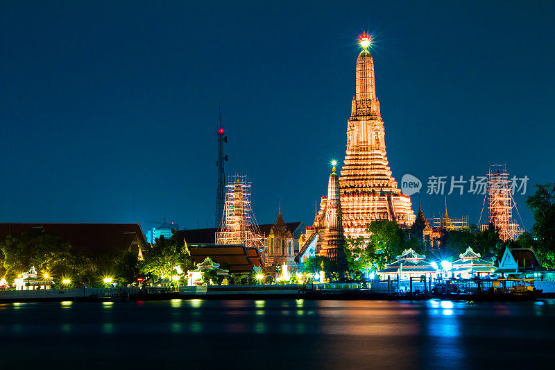 Wat Arun Temple River front in bangkok泰国曼谷Wat Arun Temple River front